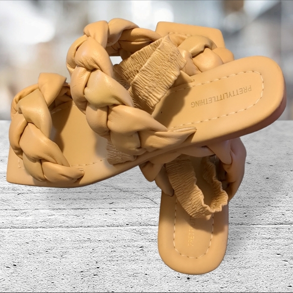 Pretty little thing sandals size 5 - Picture 4 of 14